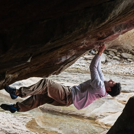 ネイサン・フィリップス「ディープ・フェイク」8C+/V16 の初登に成功